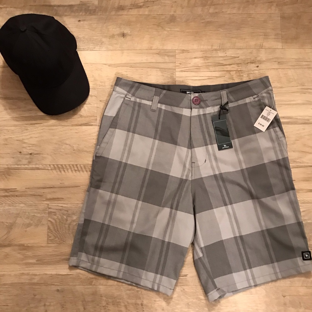 NWT gray/black Rip Curl flat front  size 32
